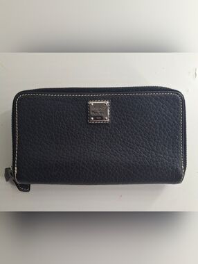 Dooney & Bourke Black Pebbled Leather Zip Wallet with Contrast Stitching EUC